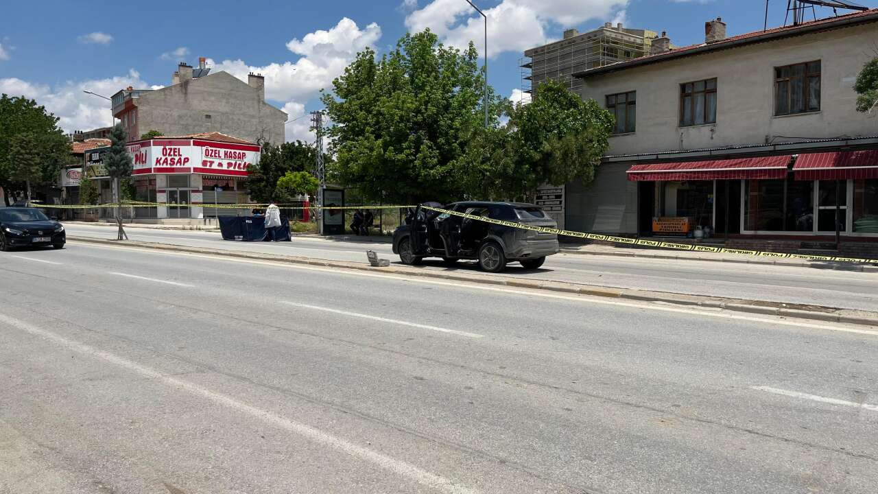 Konya’da yürek yakan veda! Ayşenur Can’ı son yolculuğuna babası uğurladı 12